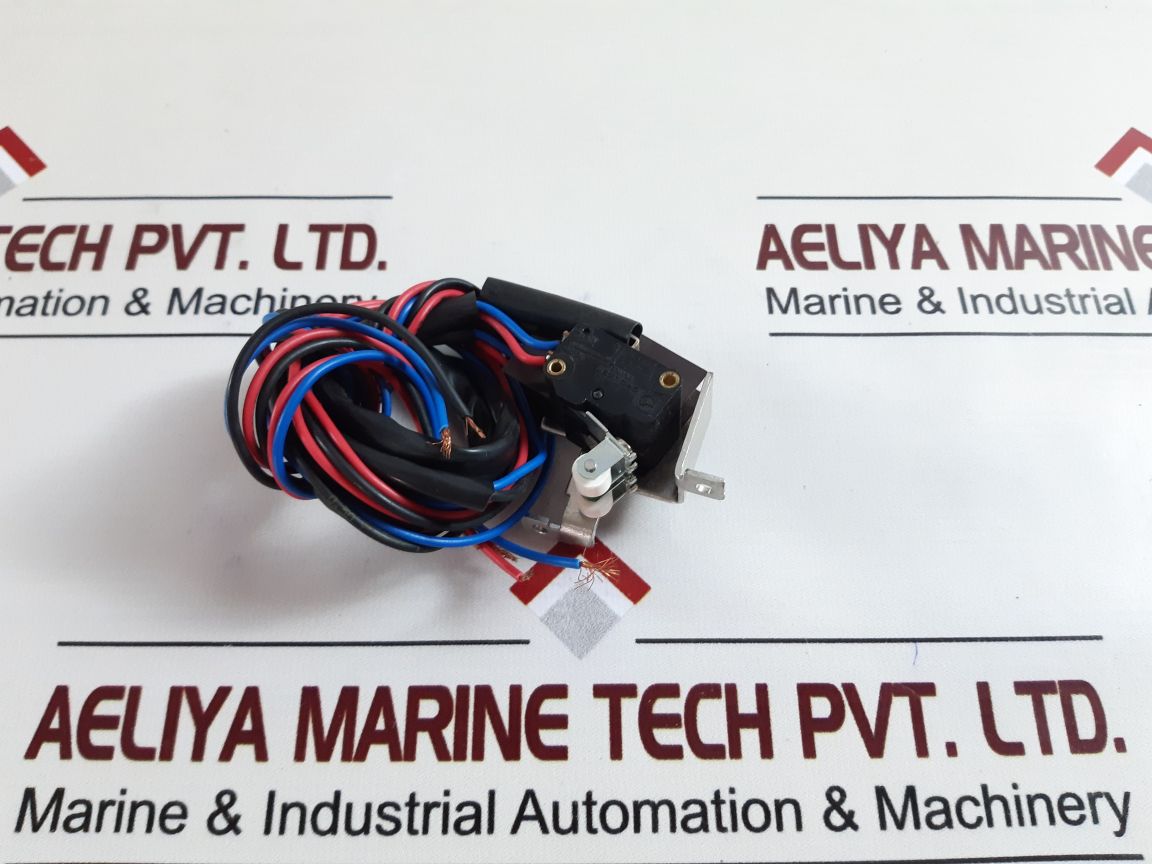 Crouzet 83 181 Micro Switch
