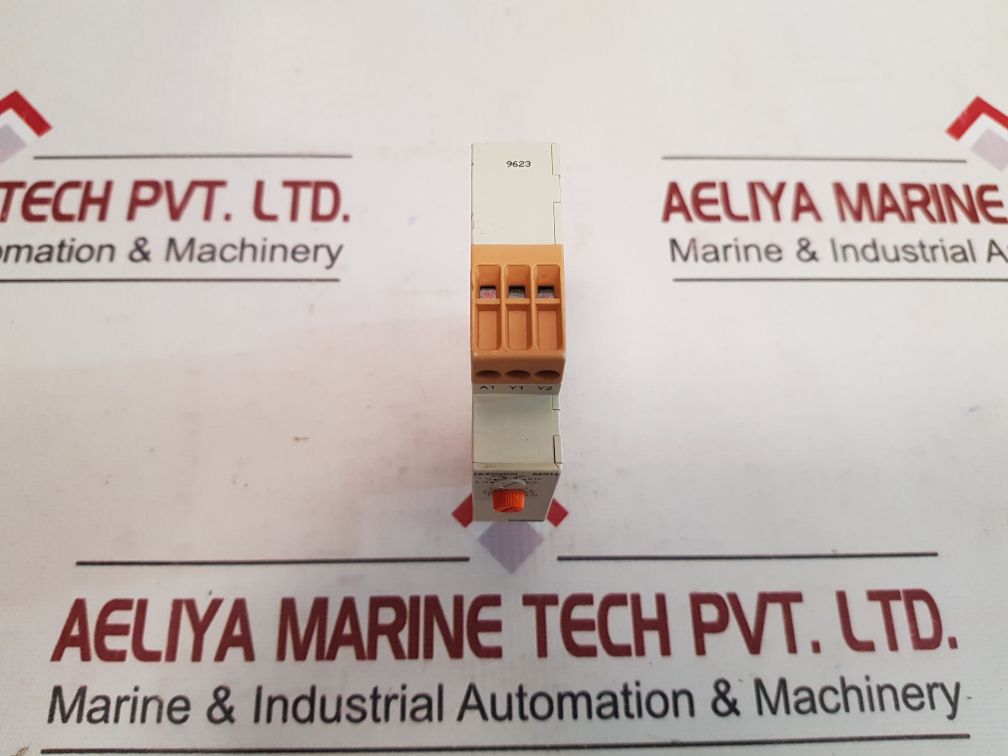 Crouzet Syrelec 88 824 043 Time Delay Relay