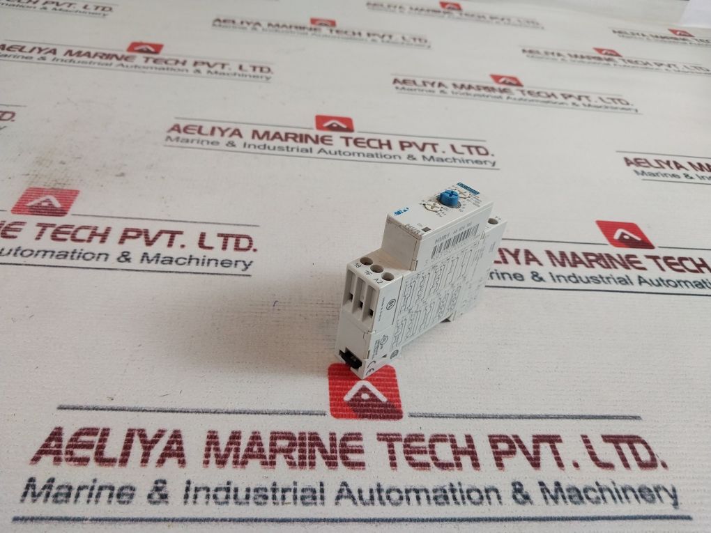 Crouzet Mur 1 Multi-function Time Relay 0,1S-100H