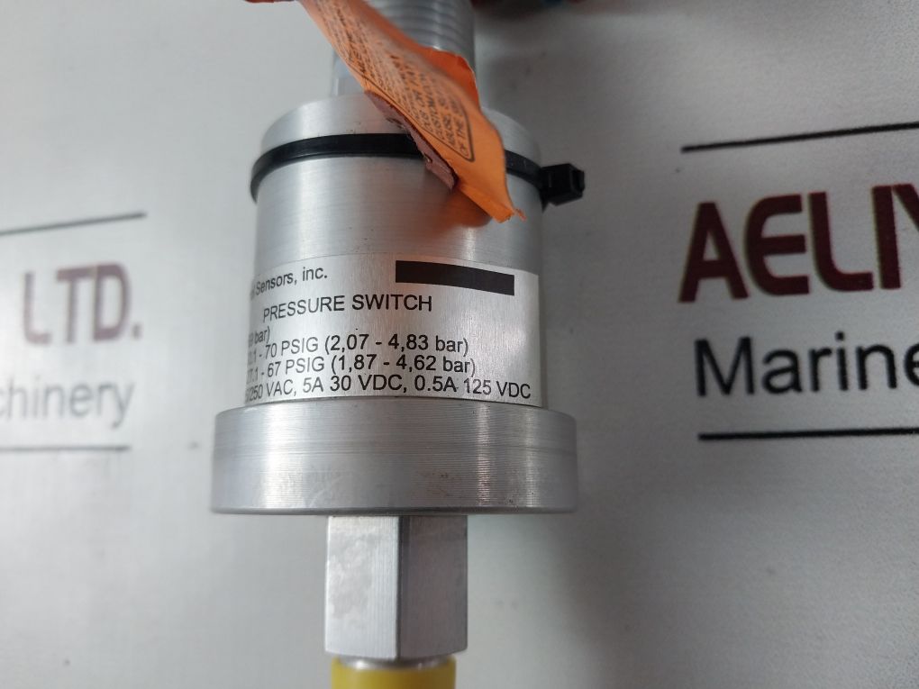 Custom Control Sensors 611G8005 Pressure Switch/Sensor 1000 Psig (69 Bar)