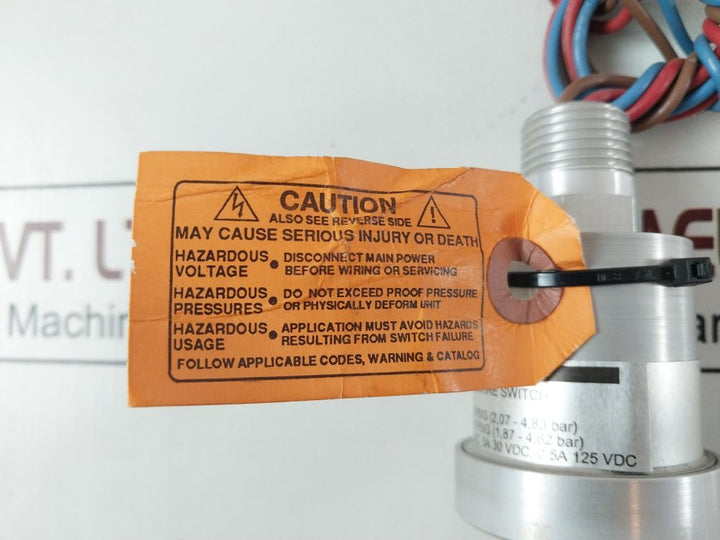 Custom Control Sensors 611G8005 Pressure Switch/Sensor 1000 Psig (69 Bar)