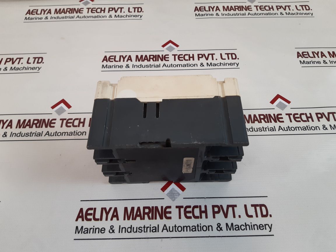 Cutler-hammer Hfd3030L Hfd 65K Circuit Breaker