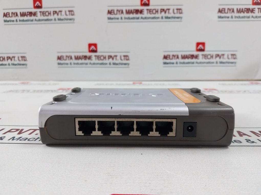 D-link Des-1005D 5-port Fast Ethernet Switch 10/100