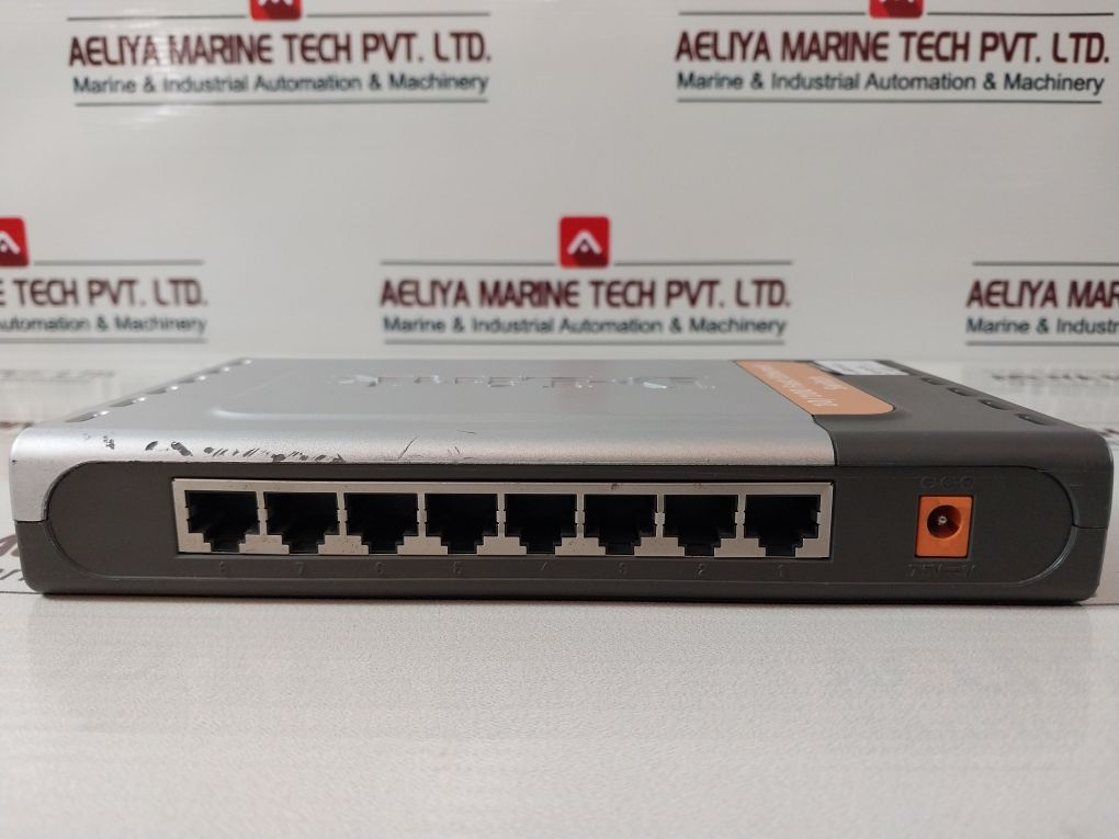D-link Des-1008D 10/100 Fast Ethernet Switch
