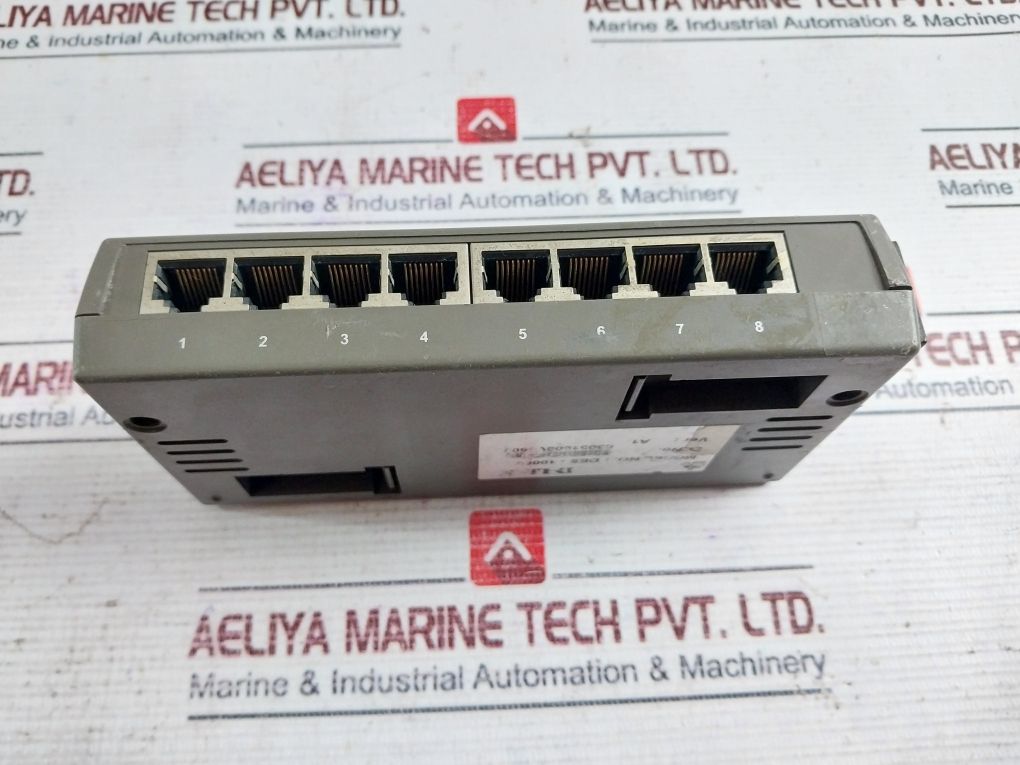 D-link Des-1008V 10/100 Fast Ethernet Switch