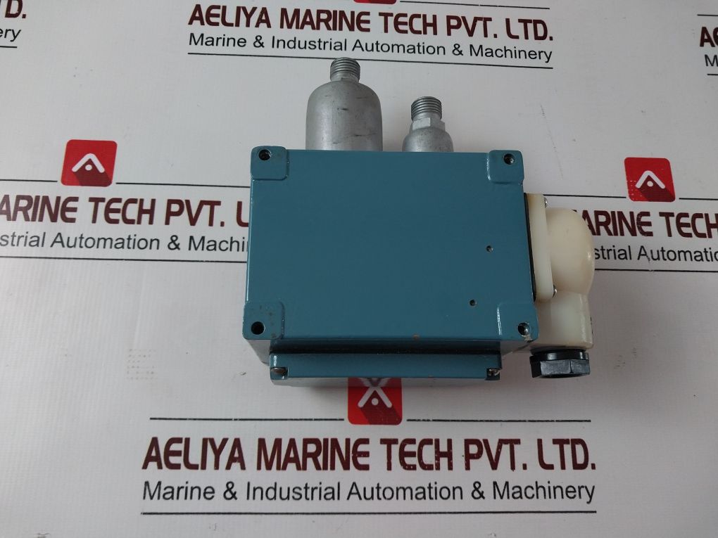 D220R-11-0M5 Dual Pressure Switch