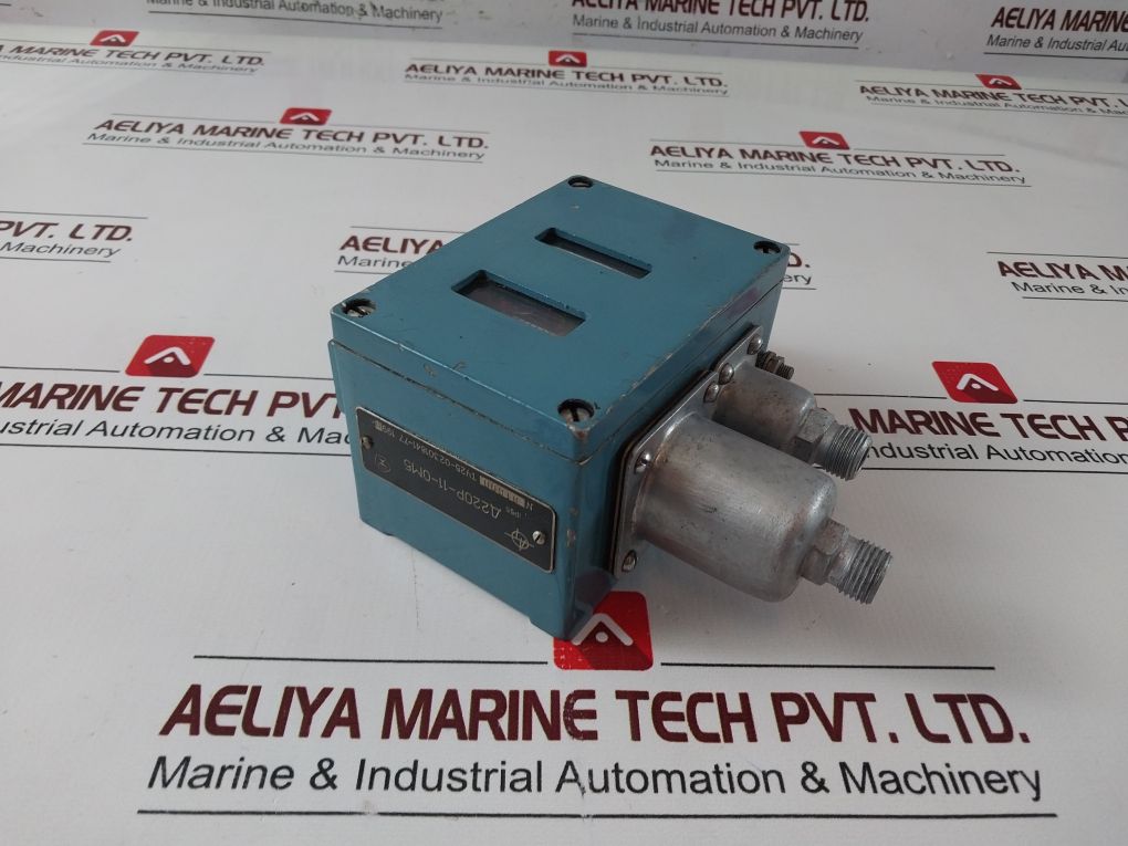 D220R-11-0M5 Dual Pressure Switch
