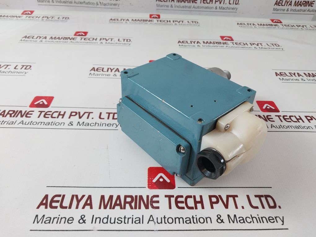 D220R-11-0M5 Dual Pressure Switch