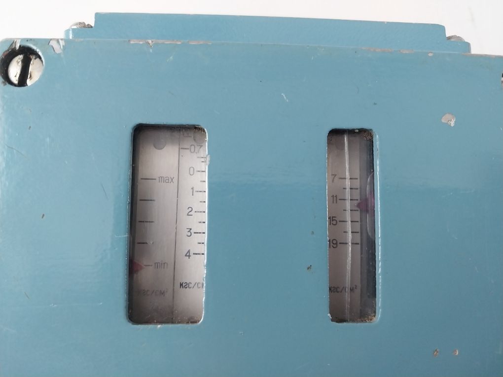 D220R-11-0M5 Dual Pressure Switch