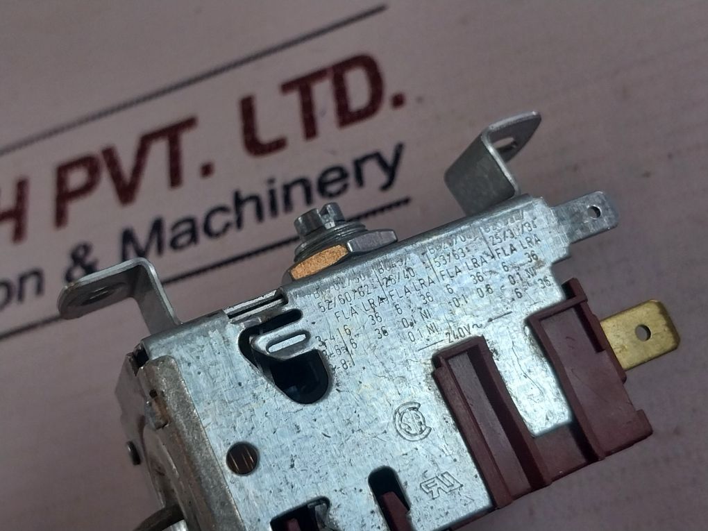 Danfoss 027040-039 Thermostat 240V