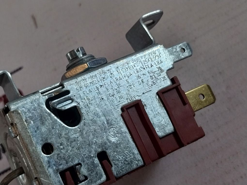 Danfoss 027040-039 Thermostat 240V