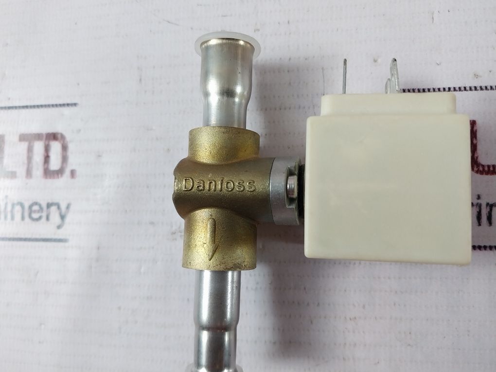 Danfoss 042N4214 Solenoid Valve 208-240V 50/60Hz 7W