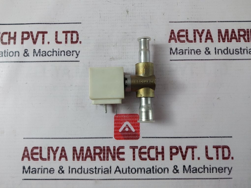 Danfoss 042N4214 Solenoid Valve 208-240V 50/60Hz 7W