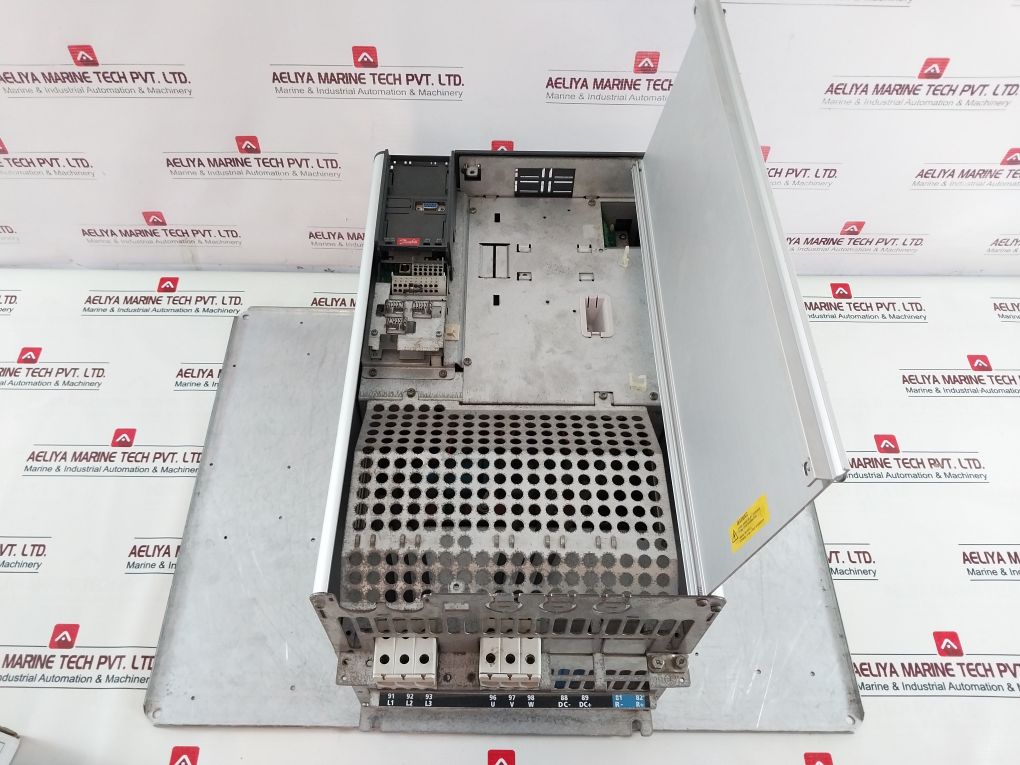 Danfoss 131F6627 Hvac Drive 60Hp (Not Working)