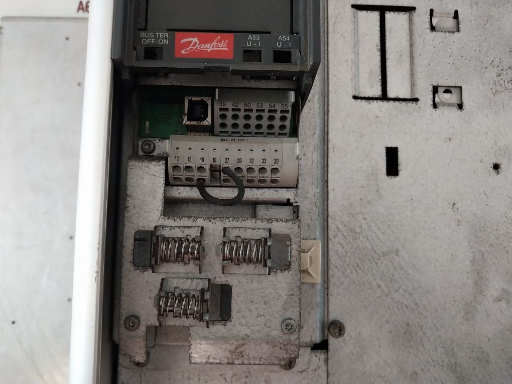 Danfoss 131F6627 Hvac Drive 60Hp (Not Working)