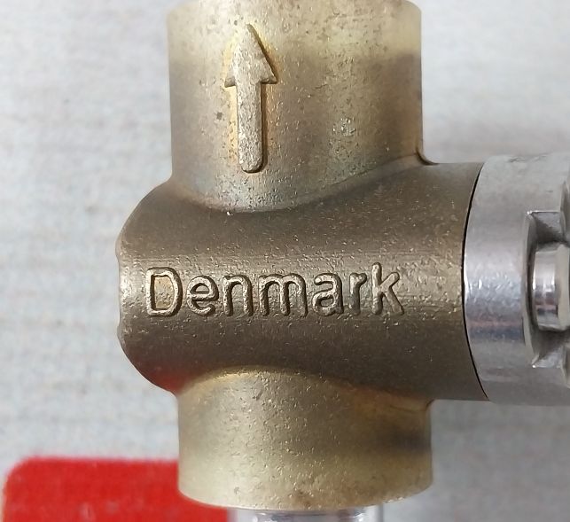 Danfoss 2001773 Solenoid Valve With Coil 042N4214, 208-240V 50/60Hz