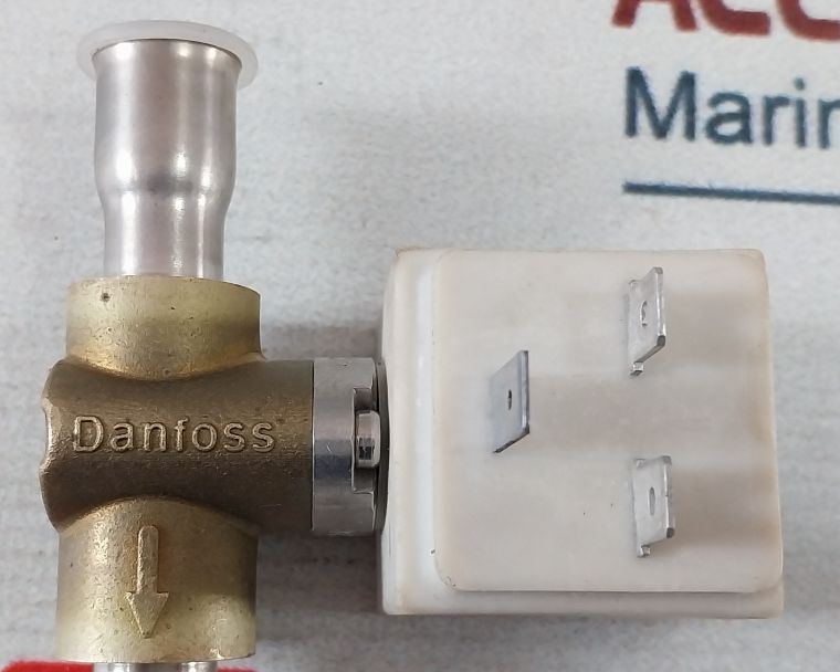 Danfoss 2001773 Solenoid Valve With Coil 042N4214, 208-240V 50/60Hz