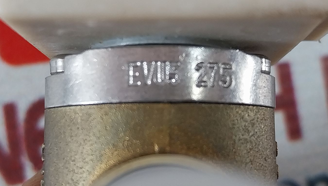 Danfoss 2001773 Solenoid Valve With Coil 042N4214, 208-240V 50/60Hz