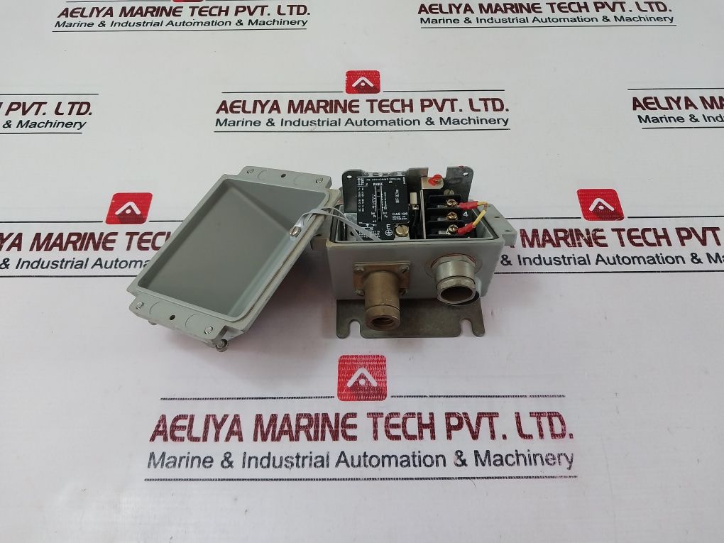 Danfoss Cas 136 Pressure Control Switch 