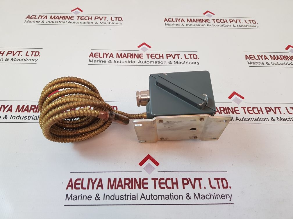 Danfoss cas 178 pressure switch with box