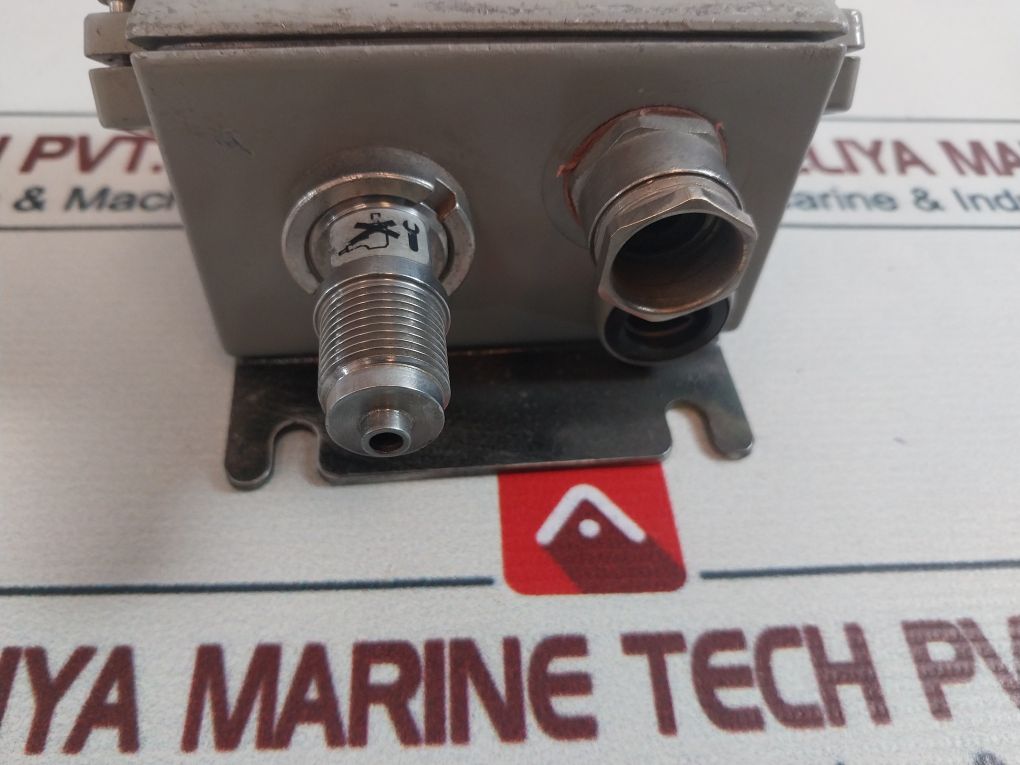 Danfoss Emp 2 Pressure Transmitter 084G2157