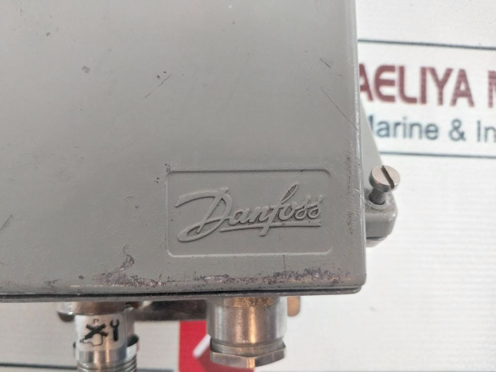Danfoss Emp 2 Pressure Transmitter 084G2157