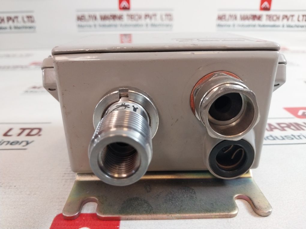 Danfoss Emp 2 Pressure Transmitter 24V Dc