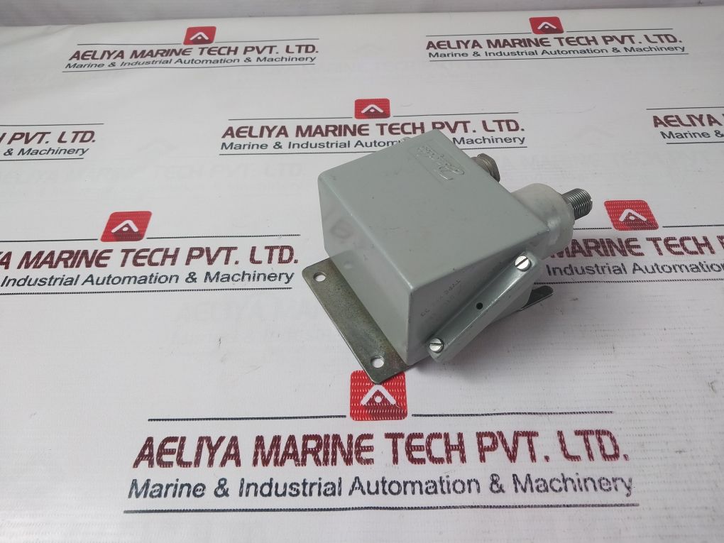 Danfoss Kps 33 Pressure Control Switch 220V
