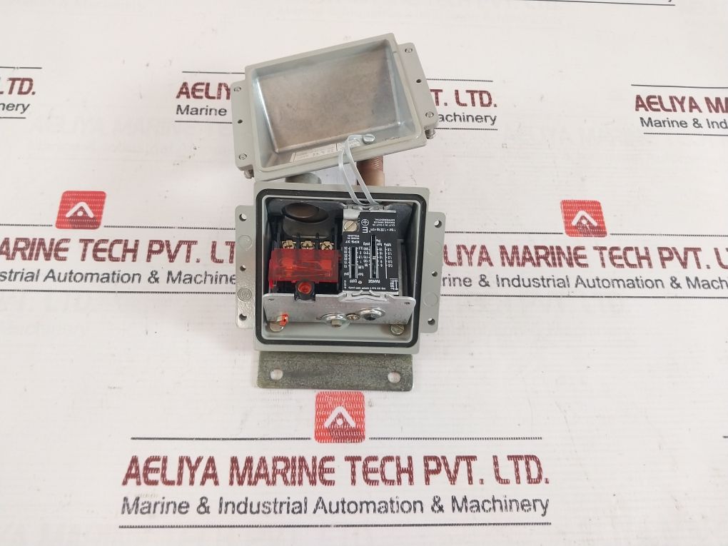 Danfoss Kps 37 Pressure Switch 0.6-1.8 Mpa 10-35 Psi