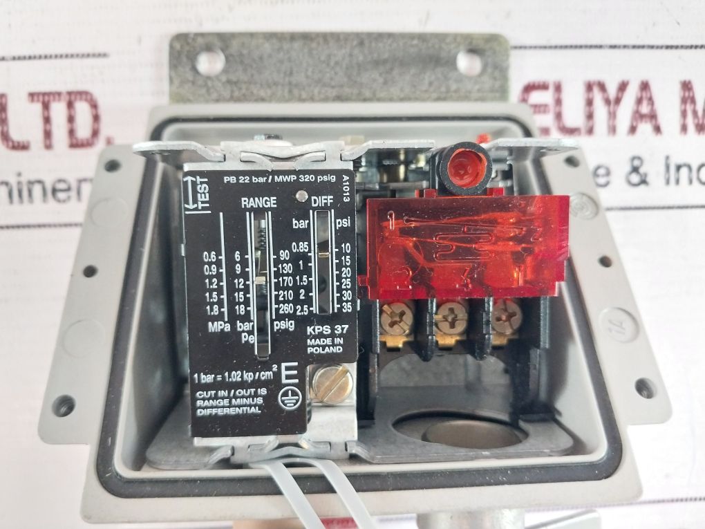 Danfoss Kps 37 Pressure Switch 0.6-1.8 Mpa 10-35 Psi