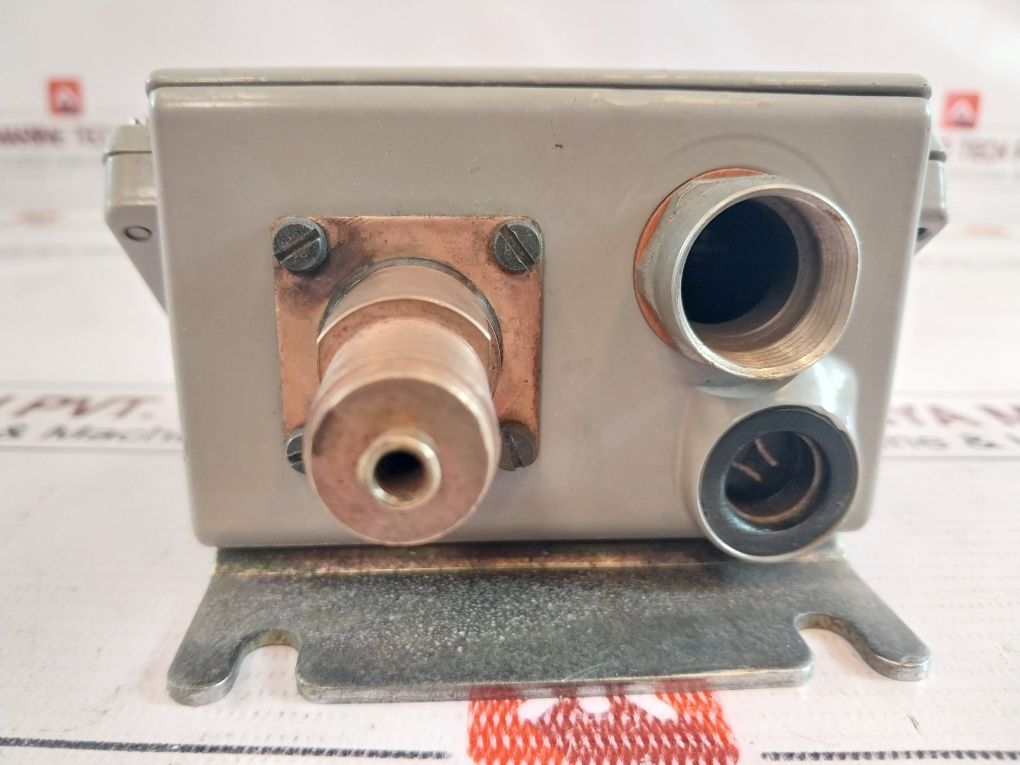 Danfoss Kps 37 Pressure Switch 0.6-1.8 Mpa 10-35 Psi