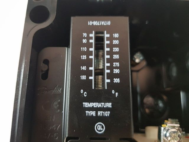 Danfoss rt107 temperature controller 17-5140