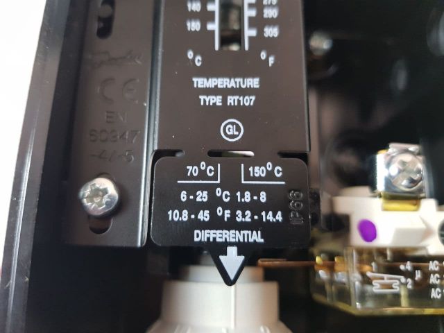 Danfoss rt107 temperature controller 17-5140