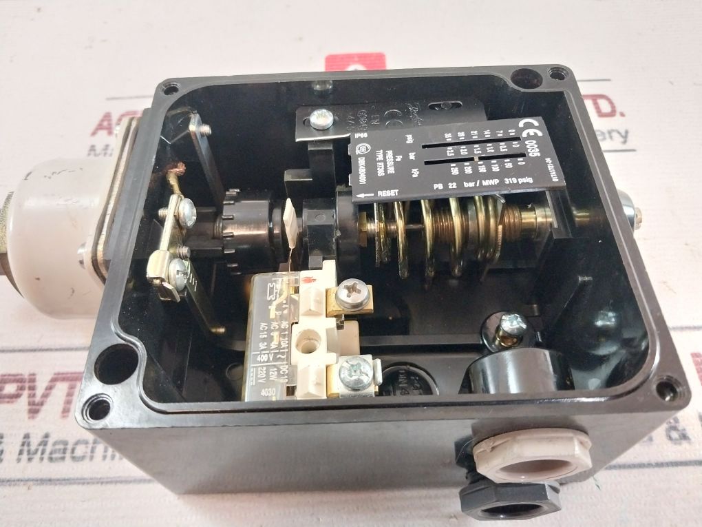 Danfoss Rt36S Pressure Switch 0-2.5 Bar 400V~