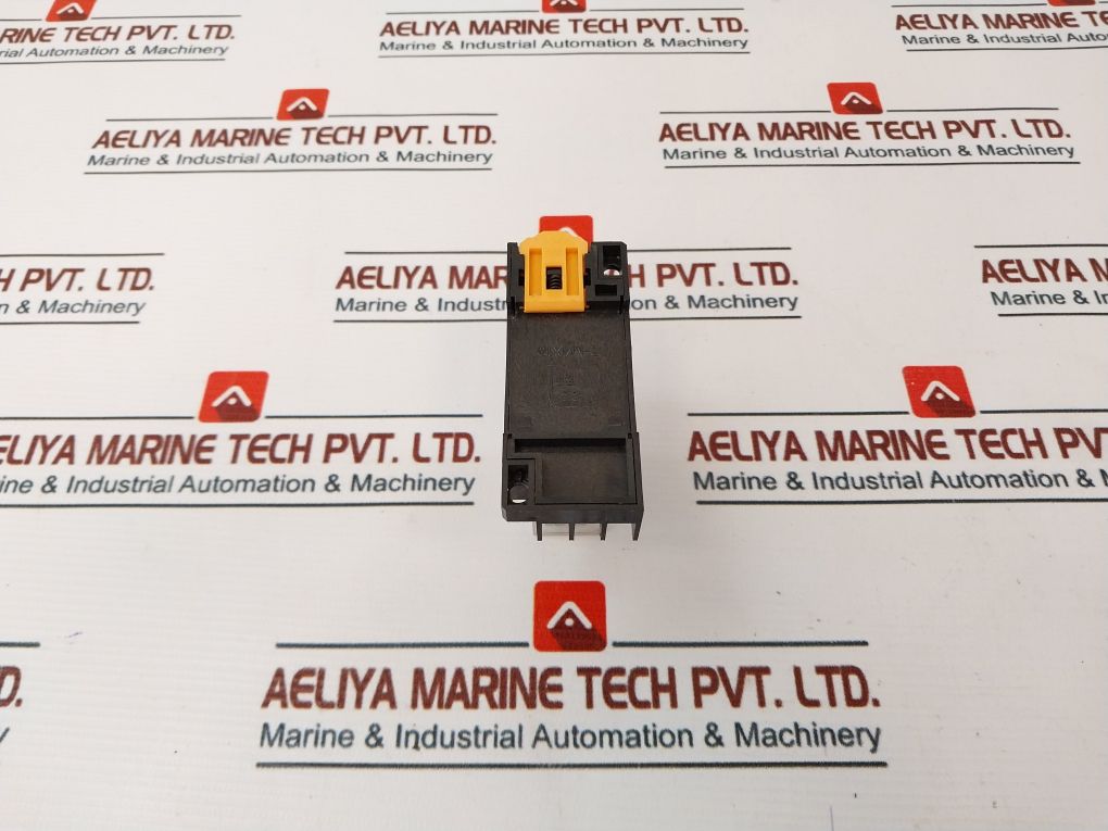 Delixi Cdz9L-54P Relay With Base 3A 240Vac/28Vdc