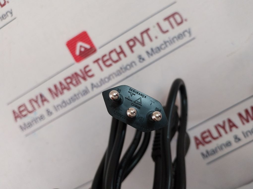 Delta Electronics Tadp-19Ab D Ac/Dc Adapter With Power Cord Set