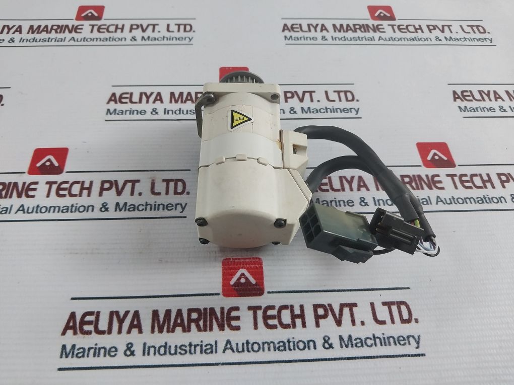 Denso 410622-1620 Msma5Azt2U2 Servo Motor