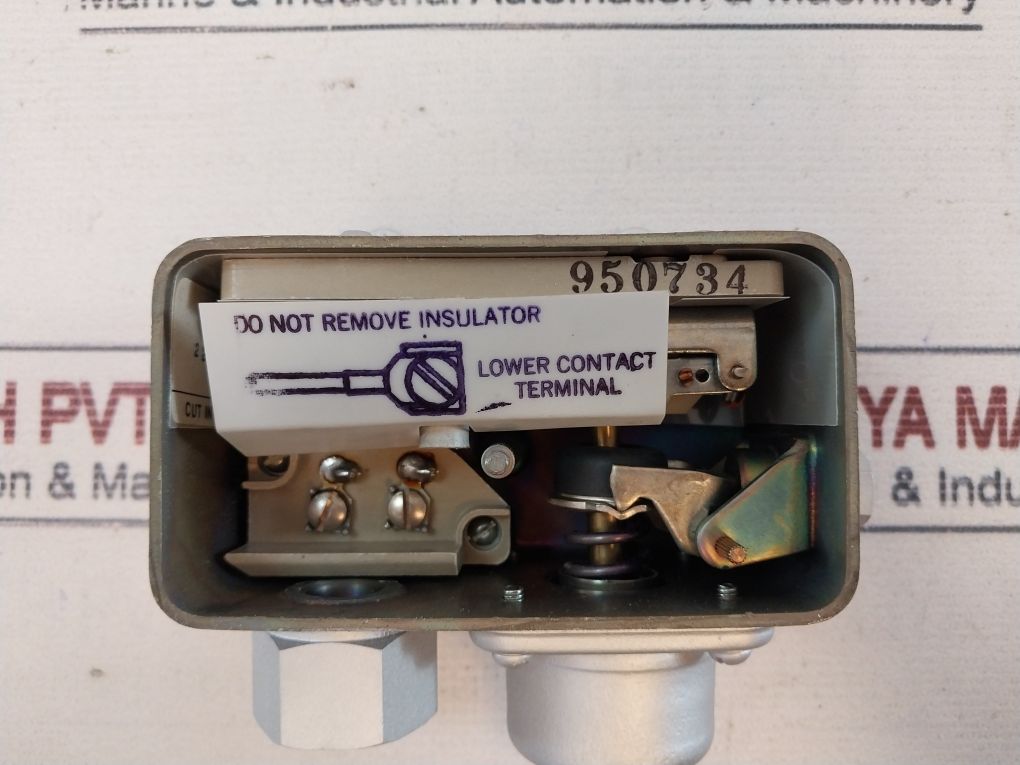 Detroit Switch 222-10 Control Switch 3-50 Psi