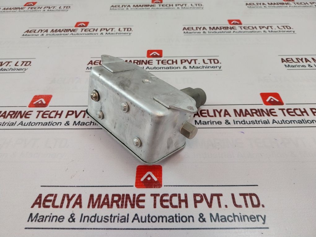 Detroit Switch 223 Temperature Control Switch 223875Cb3