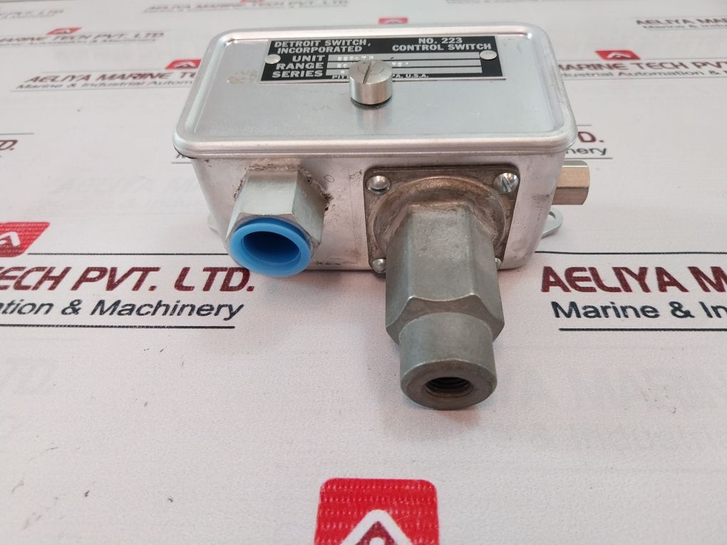 Detroit Switch 223 Temperature Control Switch 223875Cb3