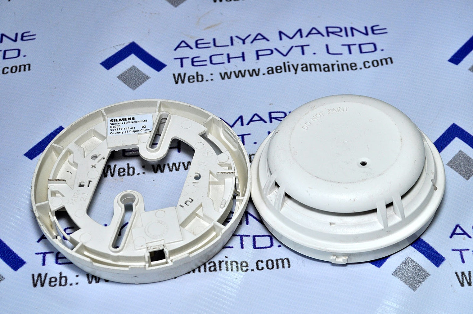 Siemens 00h740 smoke detector s54320-f7-a3 06