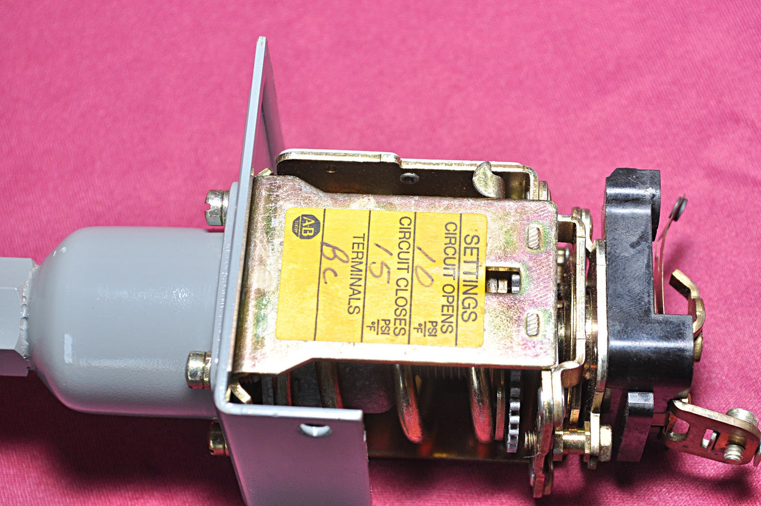 ALLEN-BRADLEY 836-C7 RANGE PRESSURE CONTROL