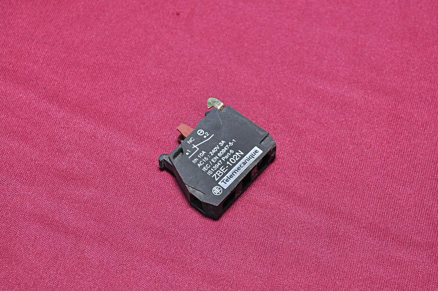 TELEMECANIQUE ZBE-102N PUSH BUTTON N/C CONTACT BLOCK