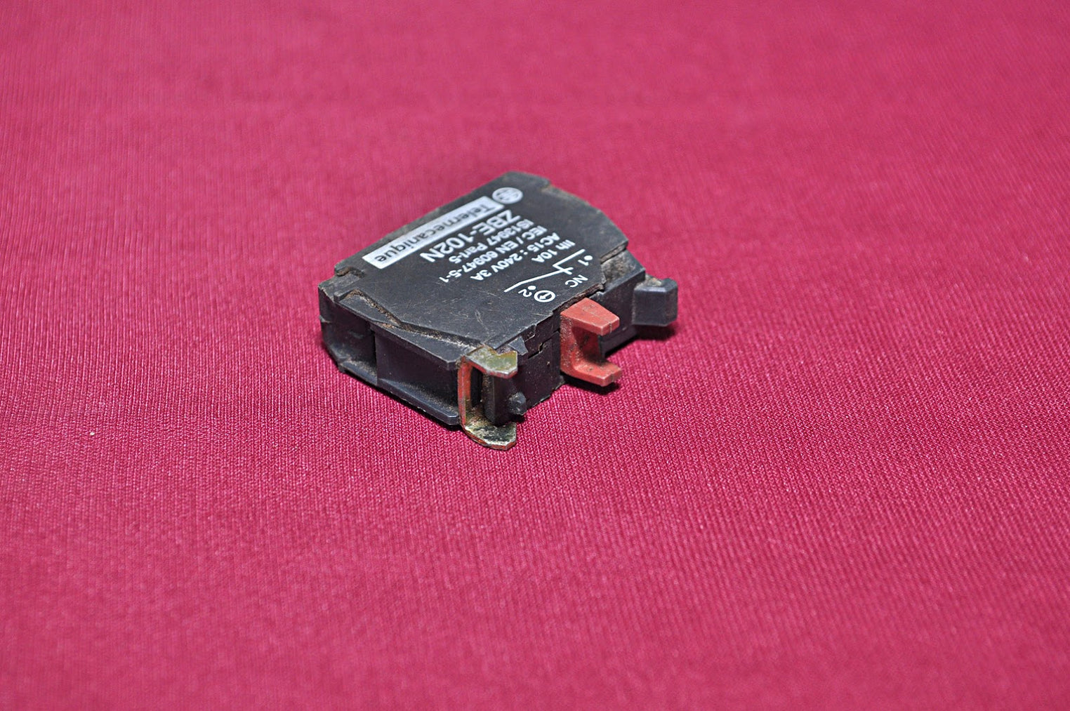 TELEMECANIQUE ZBE-102N PUSH BUTTON N/C CONTACT BLOCK