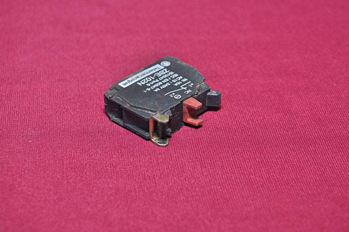 TELEMECANIQUE ZBE-102N PUSH BUTTON N/C CONTACT BLOCK