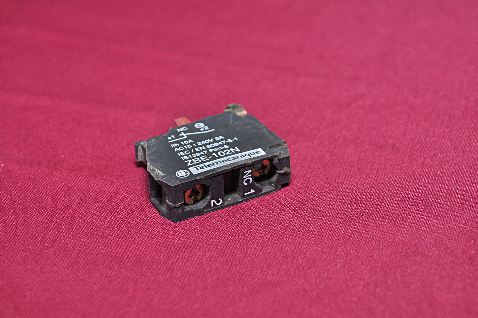 TELEMECANIQUE ZBE-102N PUSH BUTTON N/C CONTACT BLOCK