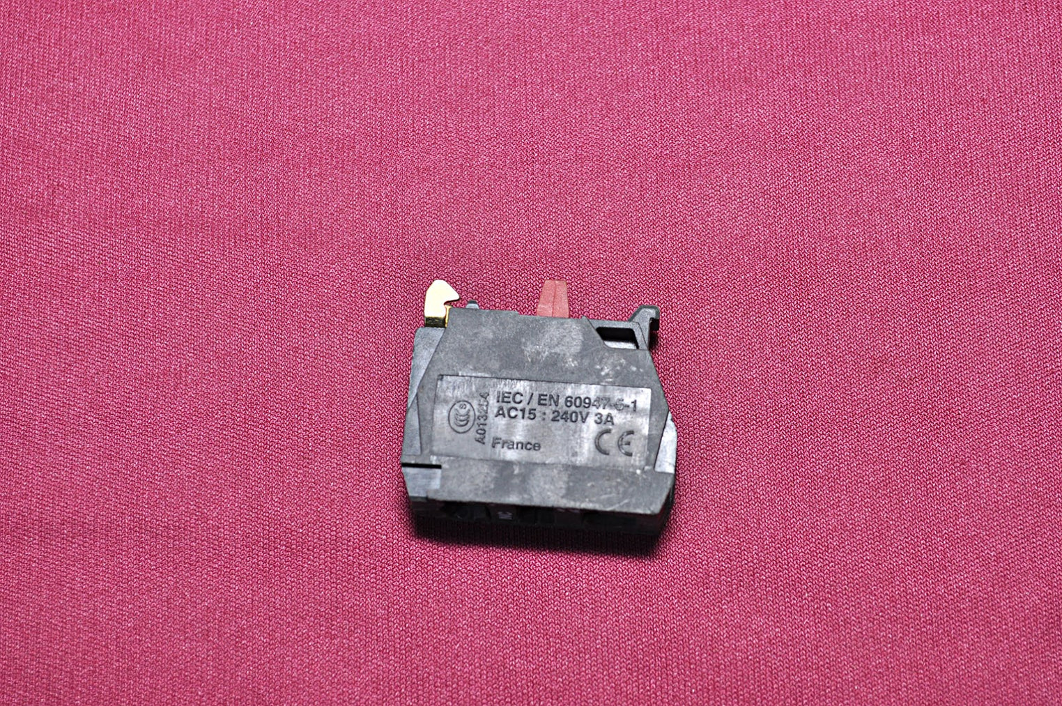 TELEMECANIQUE SCHNEIDER ELECTRIC ZBE-102 CONTACT BLOCK