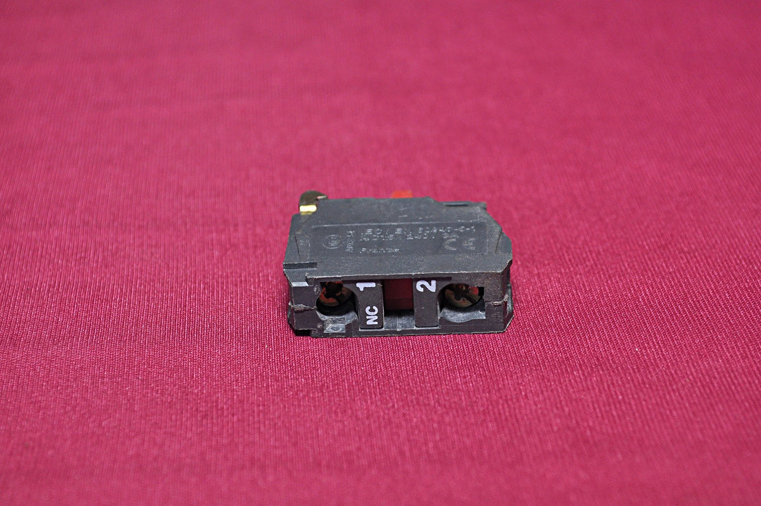 TELEMECANIQUE SCHNEIDER ELECTRIC ZBE-102 CONTACT BLOCK