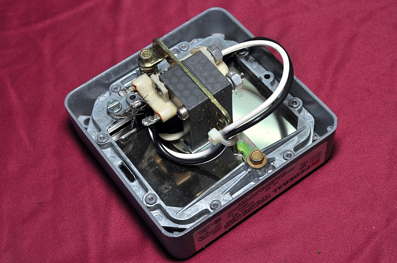 Federal signal 350-120-30 vibratone horn