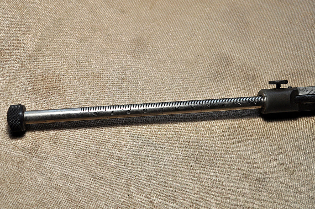 Simplex contact poker gauge